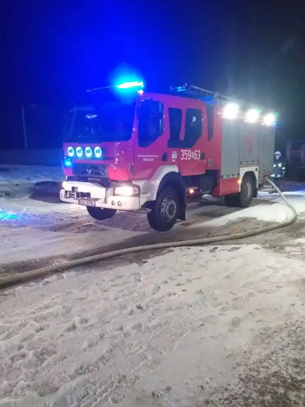 Pożar budynku mieszkalnego w Naściszowej. Z ogniem walczyło 7 zastępów straży