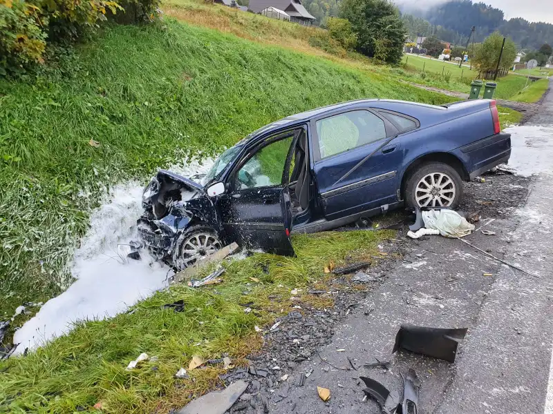 Wypadek w Nowej Wsi. 5 osób poszkodowanych w tym jedna ciężko