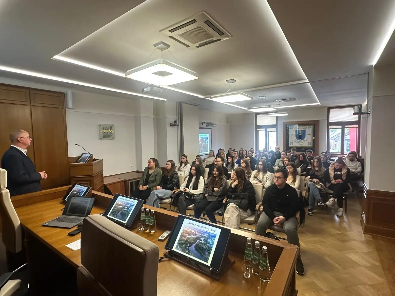 Studenci ANS poznali kulisy pracy urzędu. Wizyta studyjna w Starym Sączu