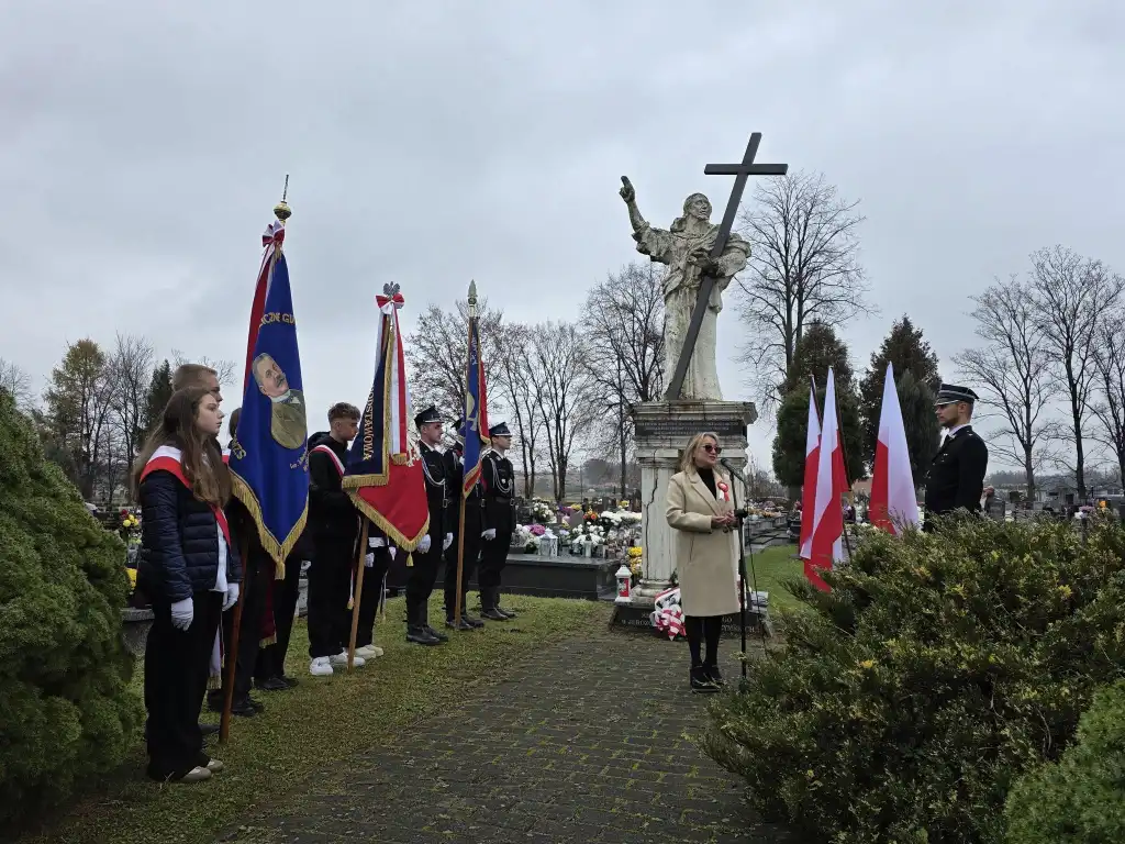Msza, wiązanki i sztandary. 11 listopada w Gminie Sękowa