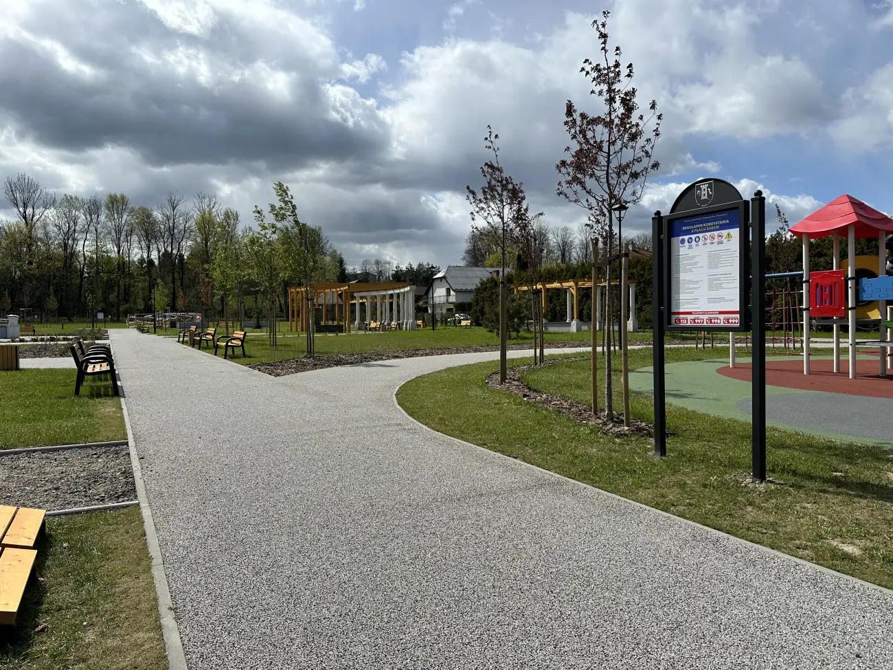 Zielona przestrzeń, nowoczesny plac zabaw i miejsce integracji. Nowa atrakcja w Nawojowej oficjalnie otwarta