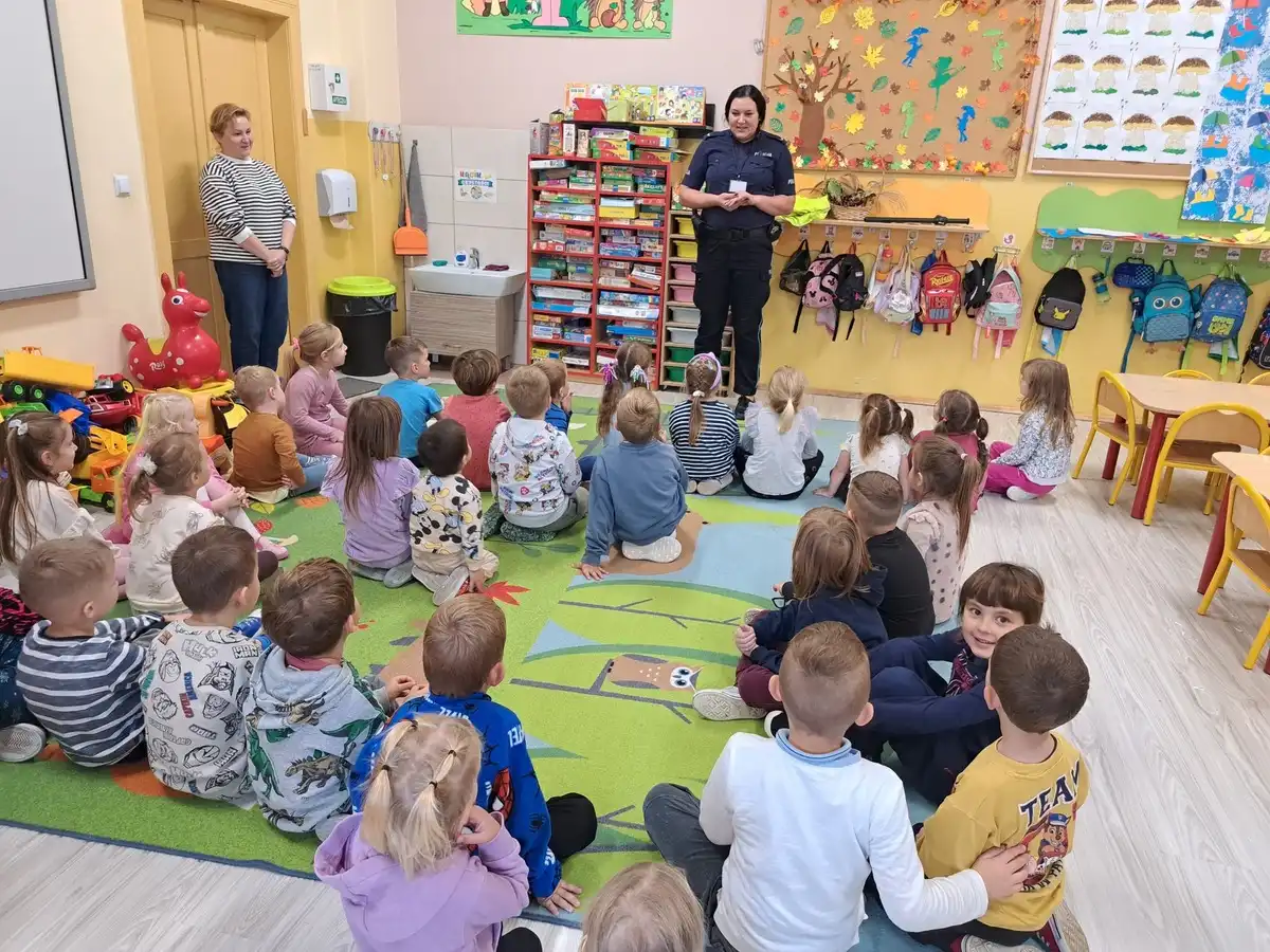 Odblaskowa szkoła w Ropie. Dzieci uczą się bezpieczeństwa na drodze