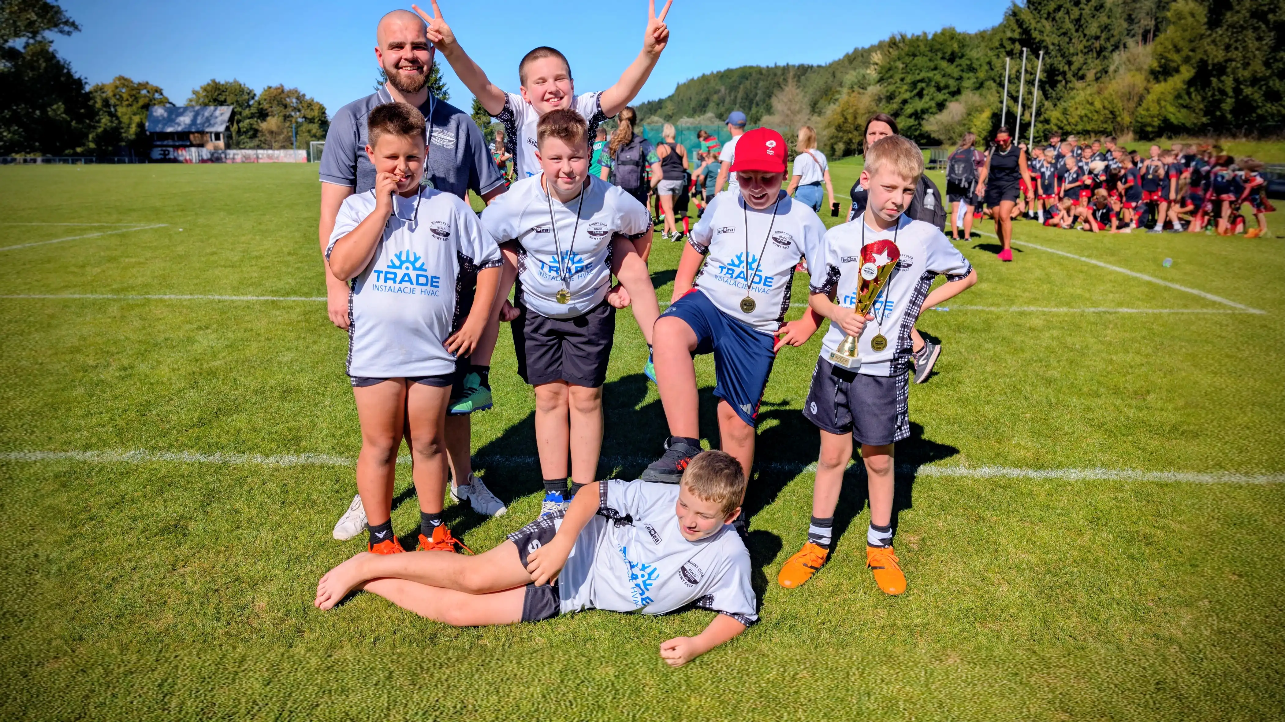 Medale, emocje i sportowa radość. Nowosądeckie boisko zdominowane przez młode talenty rugby