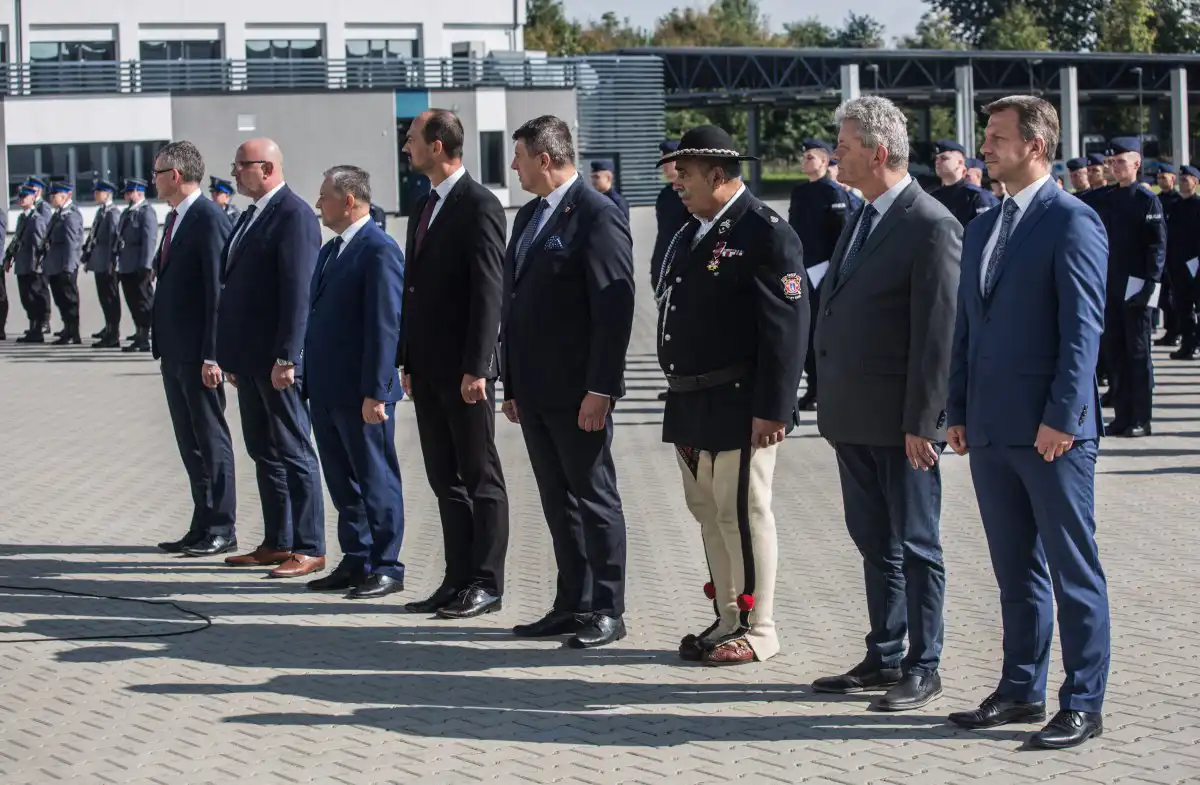 Nowi funkcjonariusze w szeregach małopolskiej Policji, w tym dwóch w KPP w Limanowej