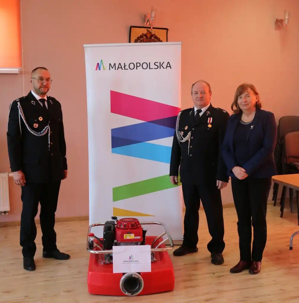 Nowa motopompa dla strażaków z Łososiny Górnej
