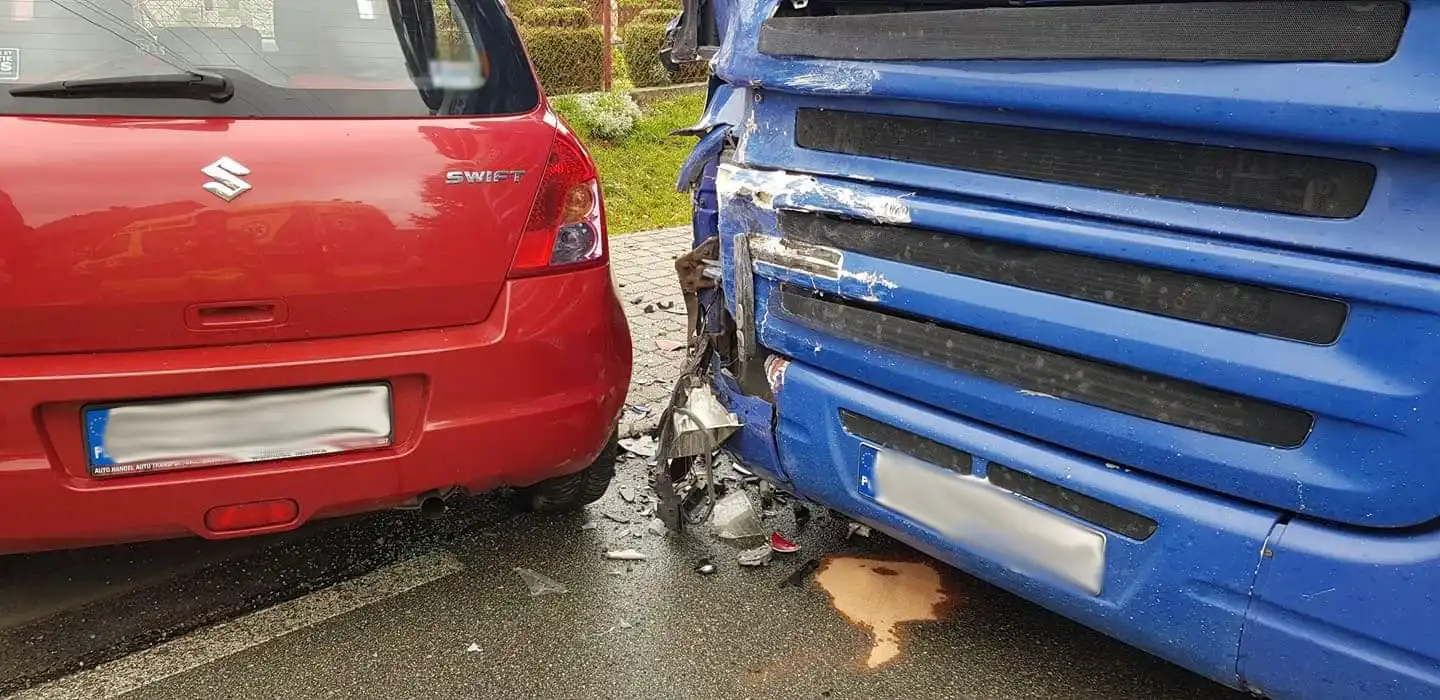 Kraksa w Siołkowej. Jedna osoba trafiła do szpitala