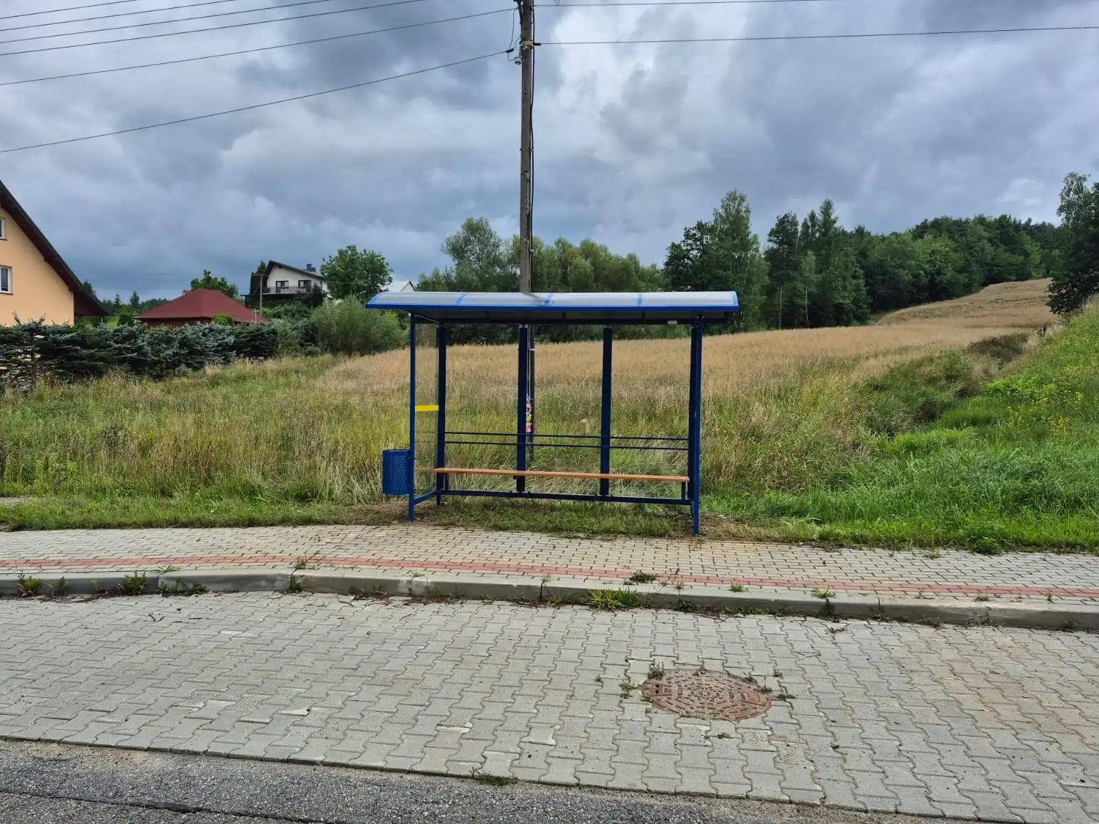 Nowe wiaty przystankowe w gminie Gródek nad Dunajcem