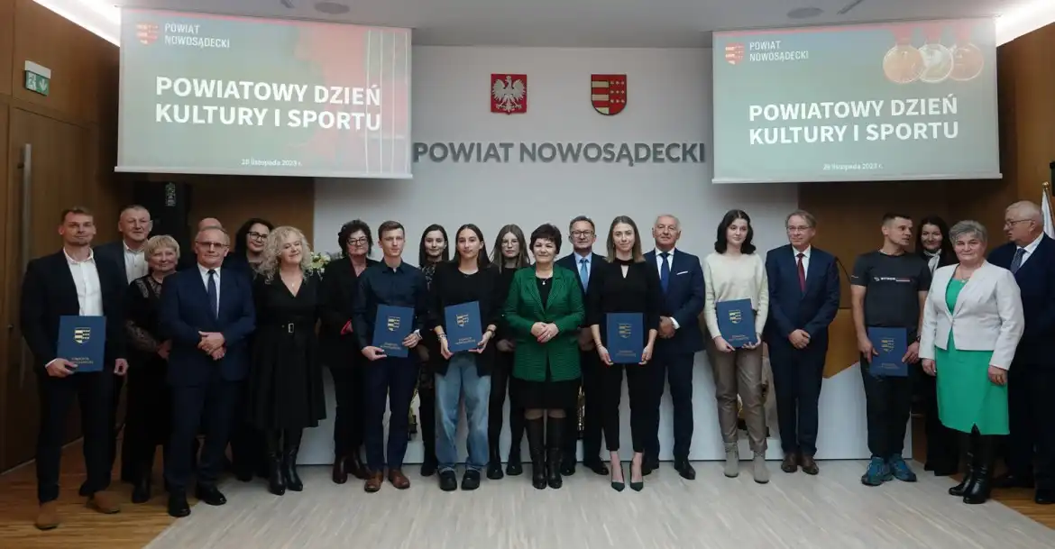 Sportowcy i trenerzy z nagrodami starosty nowosądeckiego