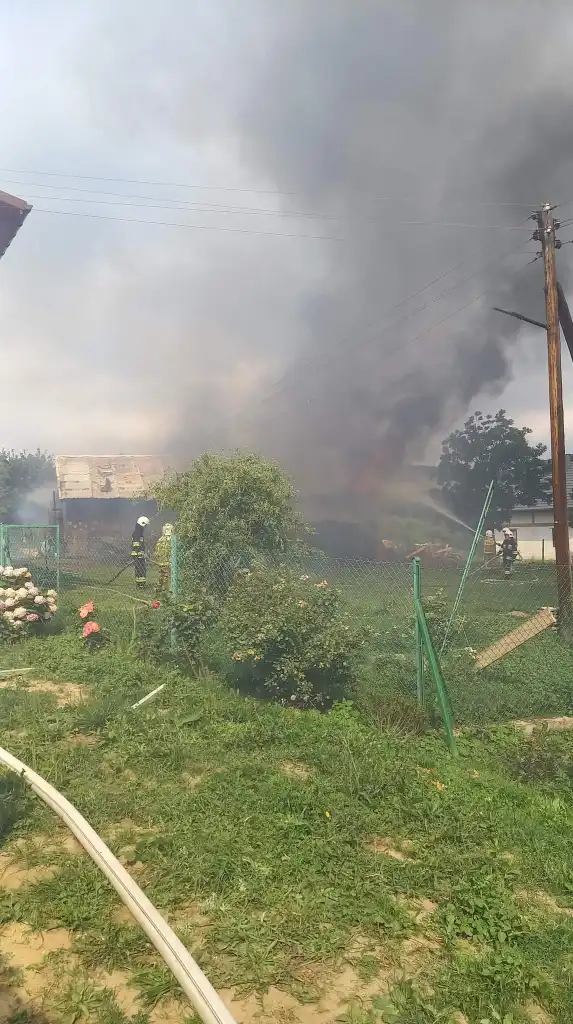Pożar w Jazowsku. Spłonął budynek gospodarczy