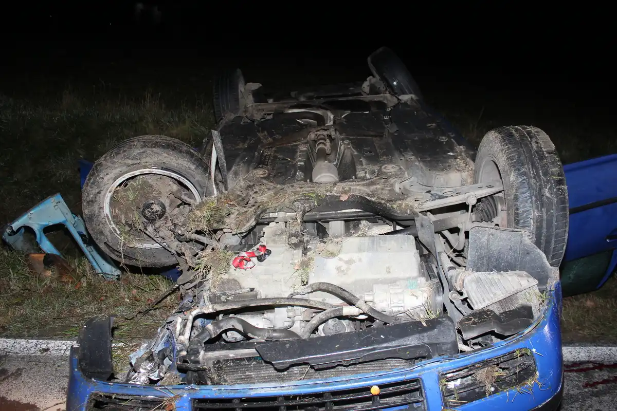 Tragiczny wypadek w powiecie gorlickim. Nie żyje kierowca i pasażer