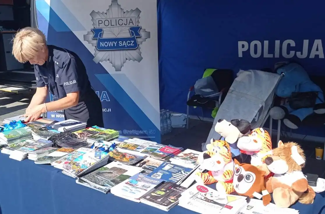 Sądeccy Policjanci promowali bezpieczeństwo podczas pikniku w Krakowie