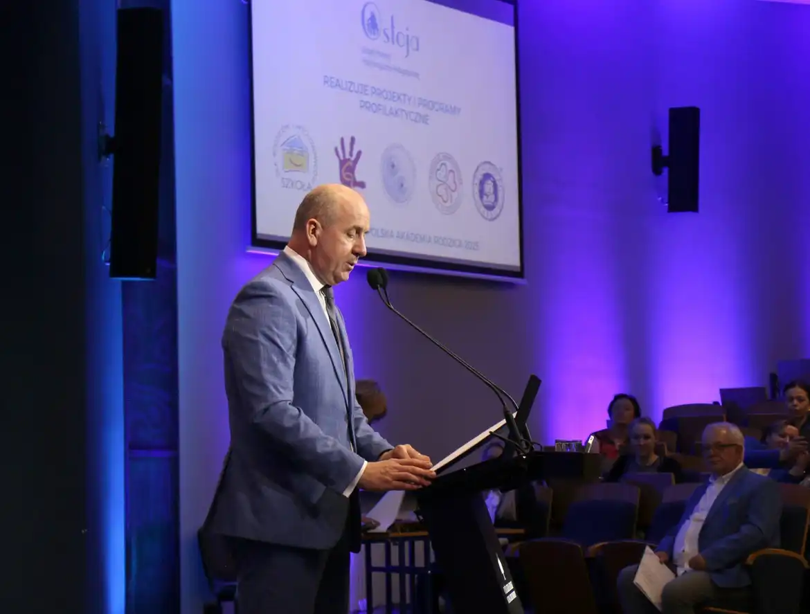 Jak budować relacje oparte na miłości i szacunku? Konferencja naukowa w WSB – NLU w Nowym Sączu