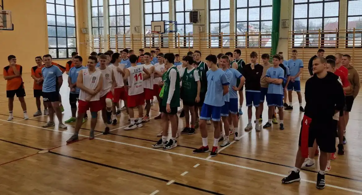 Reprezentanci grybowskiego liceum najlepsi w koszykówce