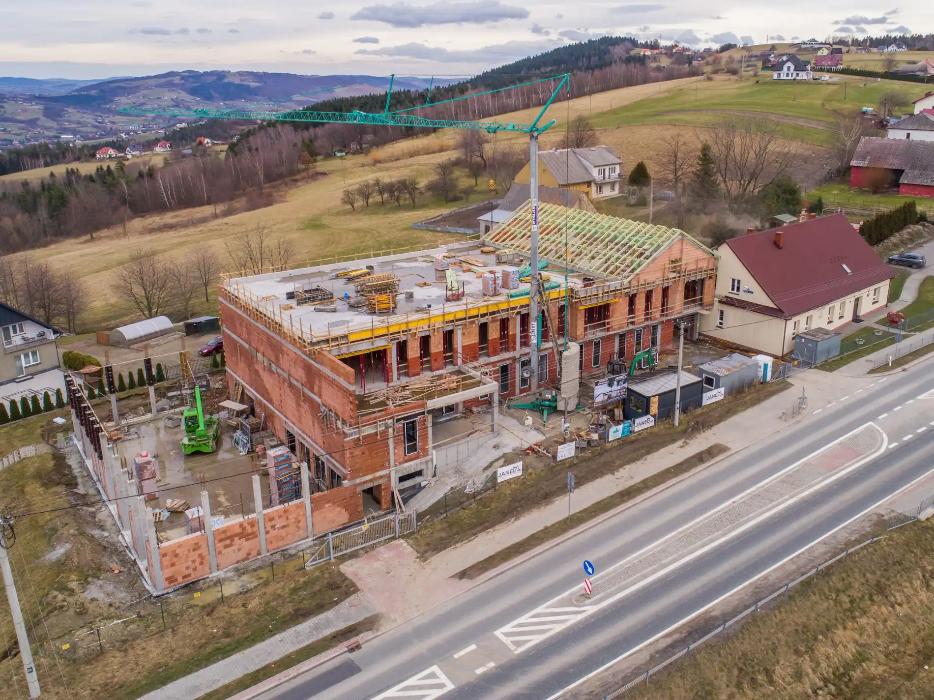 Postepują prace przy budowie Szkoły Podstawowej w miejscowości Wysokie