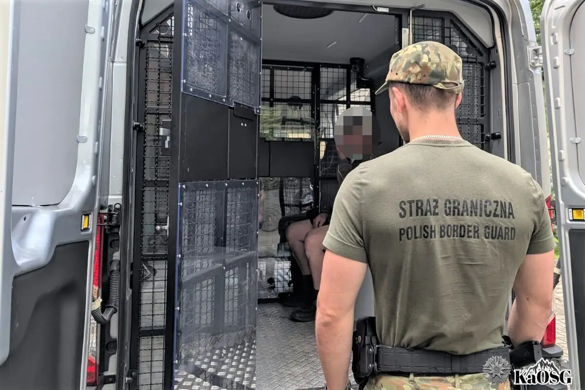 Miał ponad 3 promile za kierownicą i wielokrotnie zakłócał porządek. Zapadła decyzja o deportacji