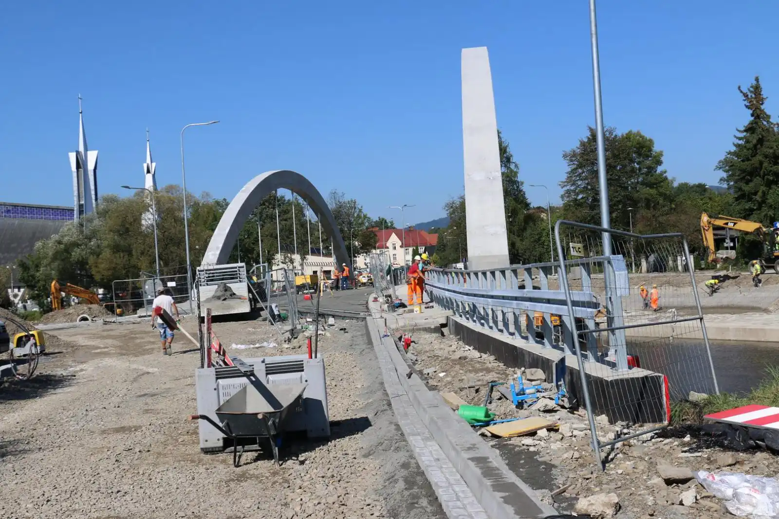 Limanowa: Budowa mostu w ciągu ulicy Lipowej postępuje