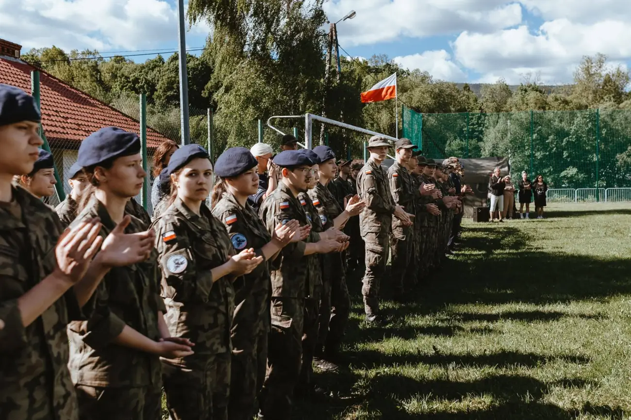 Powiatowe zawody sportowo–obronne za nami. Młodzi sprawdzali swoje umiejętności