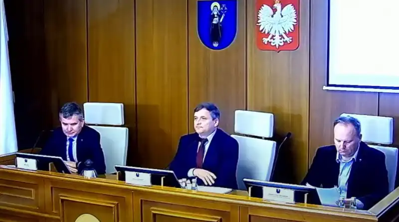 Historyczna uchwała podczas sesji nadzwyczajnej w Starym Sączu