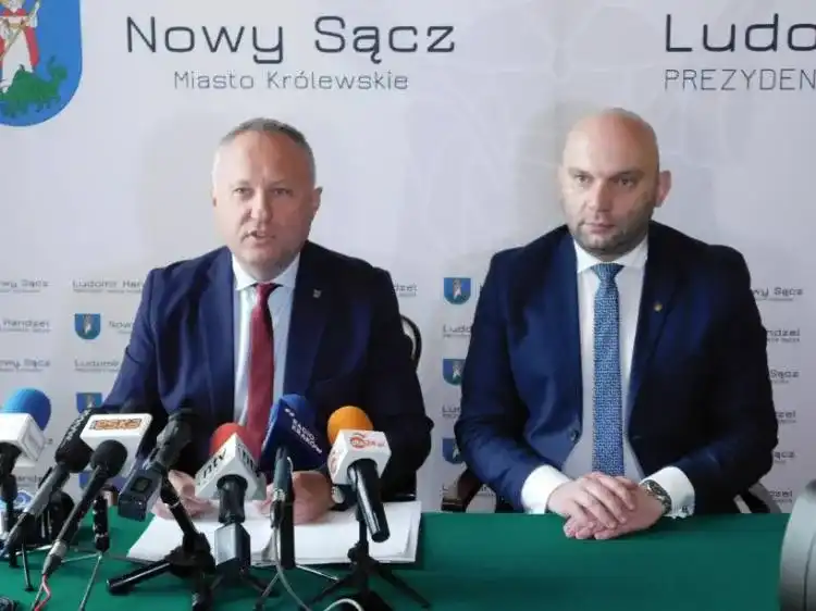 Prezydent i wiceprezydent Nowego Sącza komentują ostatnie wydarzenia związane z ich zatrzymaniem