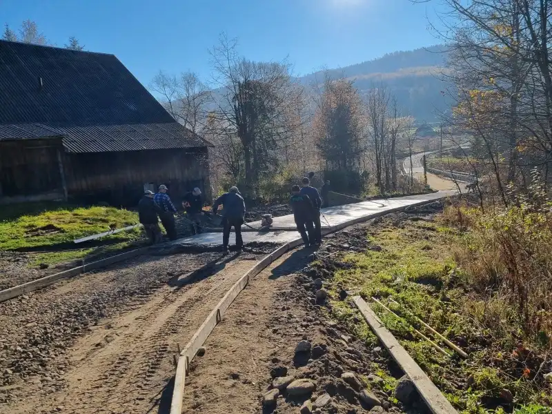 Trwa modernizacja drogi Mogilskie Cisy