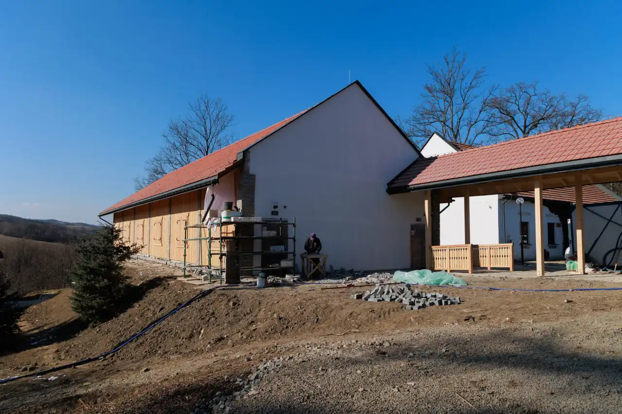 Nowa perła Korzennej. Z dawnej stodoły powstaje sala koncertowa