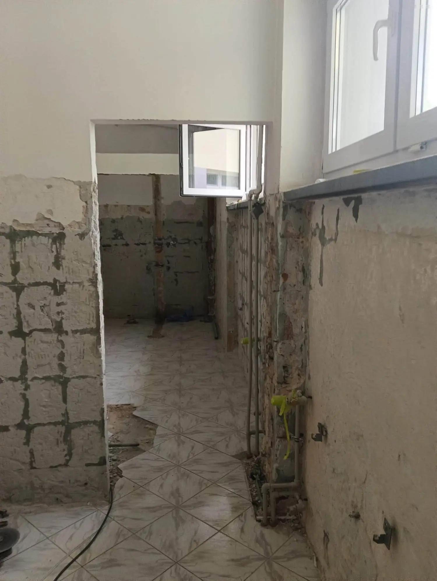 Kolejna szkoła w gminie Chełmiec przechodzi remont. Trwają prace w Klęczanach