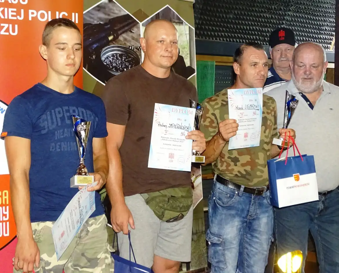 Medale, puchary i słodkości dla najlepszych strzelców