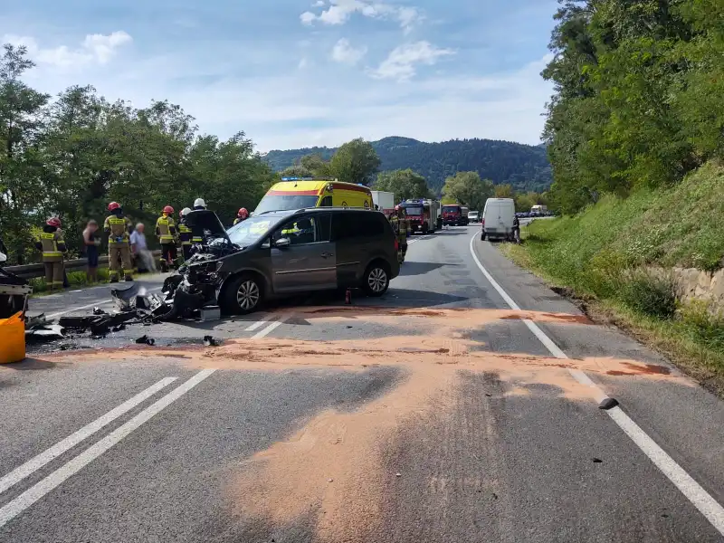 Kurów. Zderzenie czterech samochodów. Trzy osoby w szpitalu