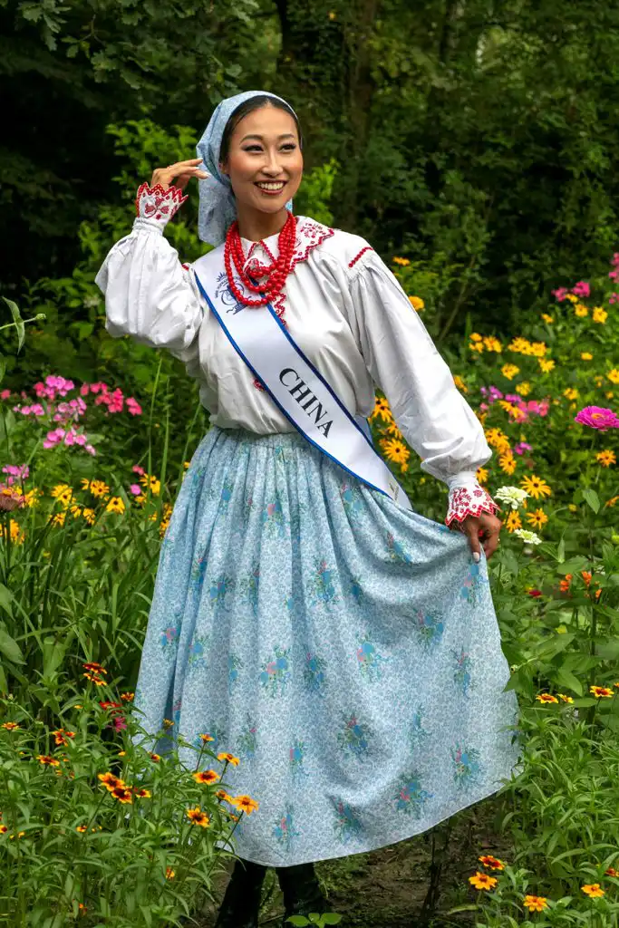 Kandydaci Miss Supranational 2021 w Sądeckim Parku Etnograficznym