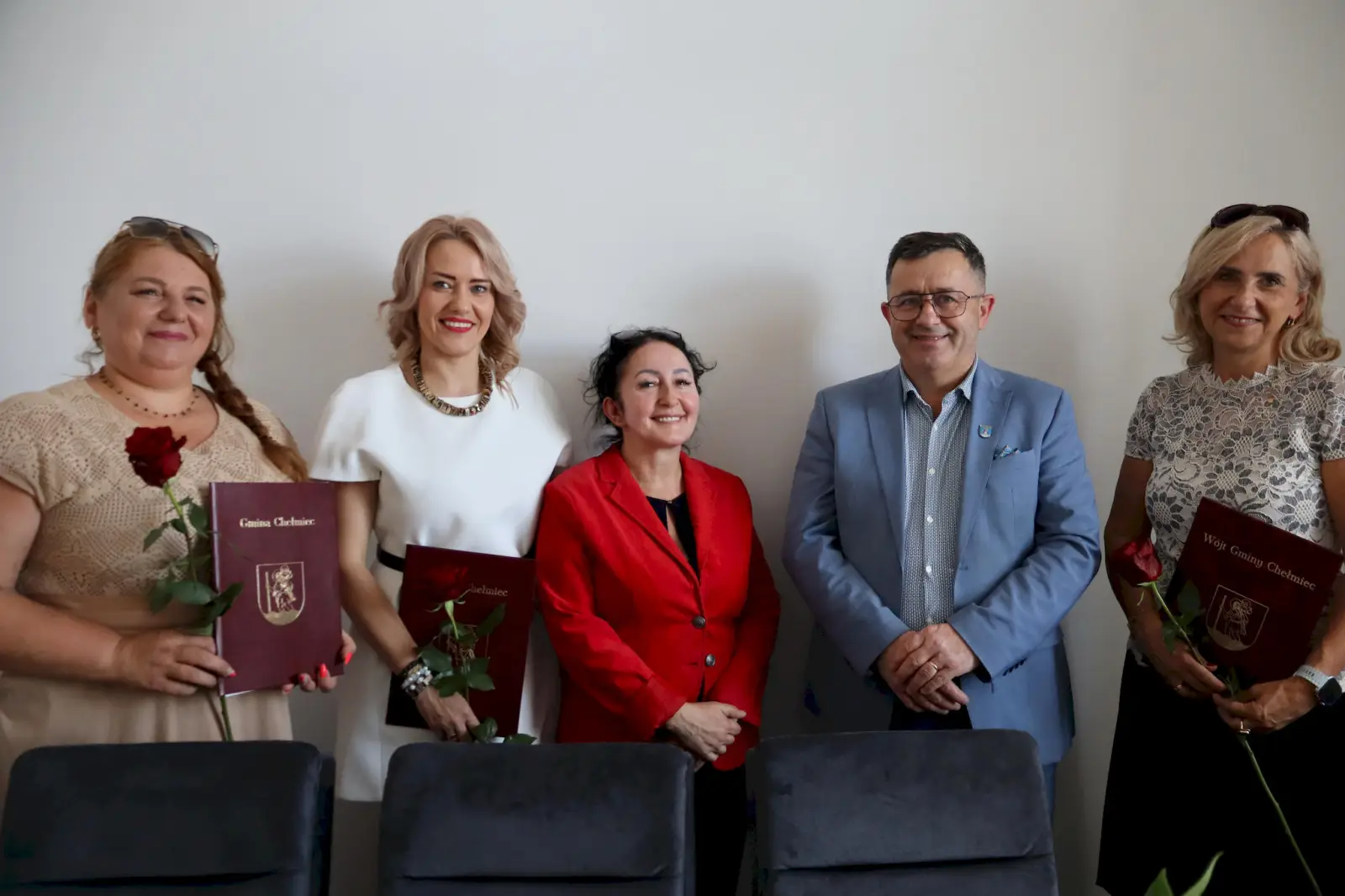 Wójt Chełmca wręczył nominacje dyrektorkom szkół. Trzy placówki z nowym kierownictwem