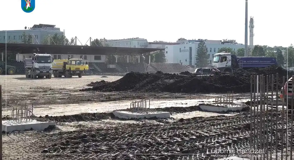 Na budowie stadionu miejskiego Sandecji praca wre