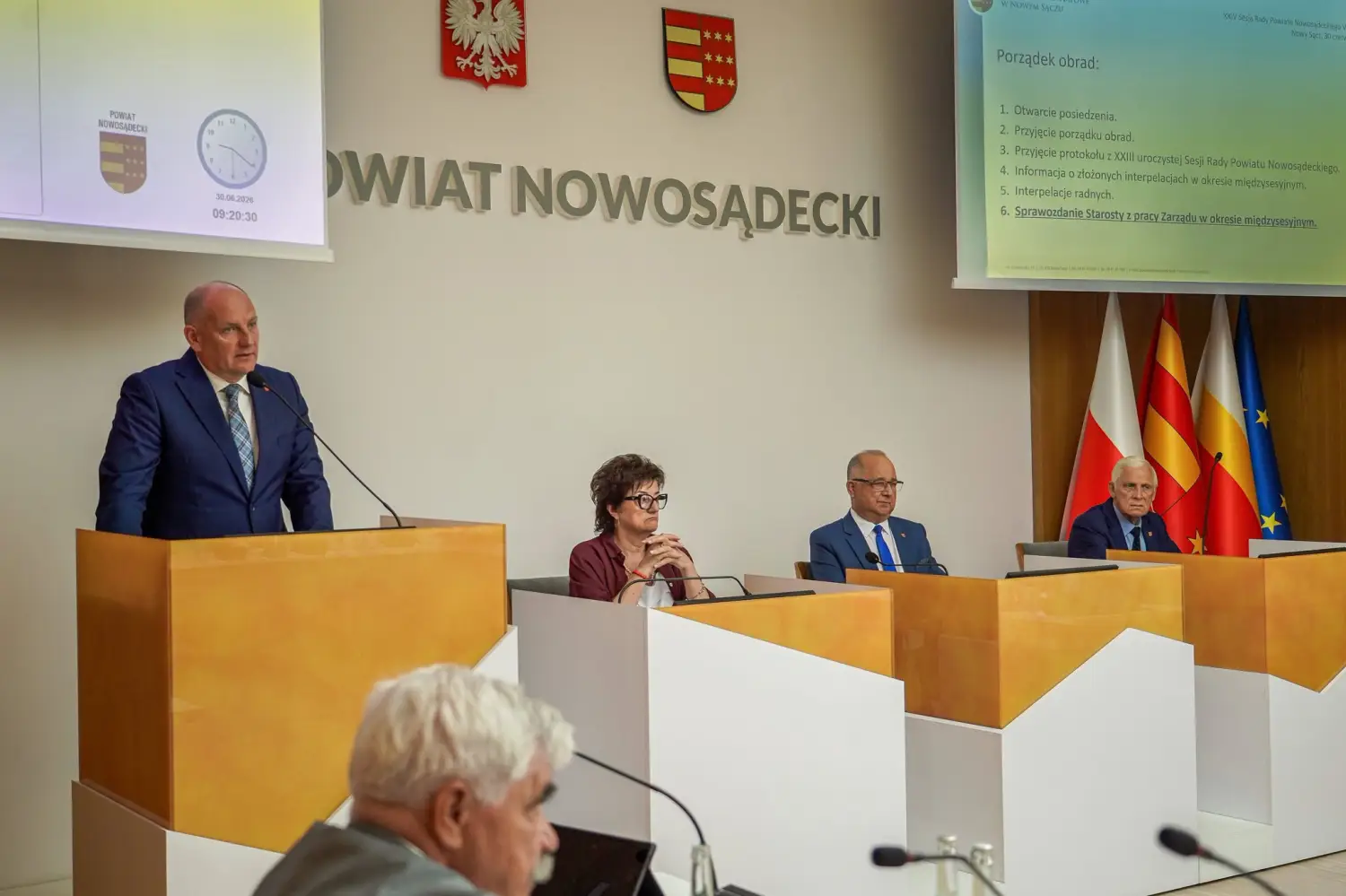 Jednogłośna decyzja radnych. Powiat Nowosądecki apeluje do Minister Edukacji