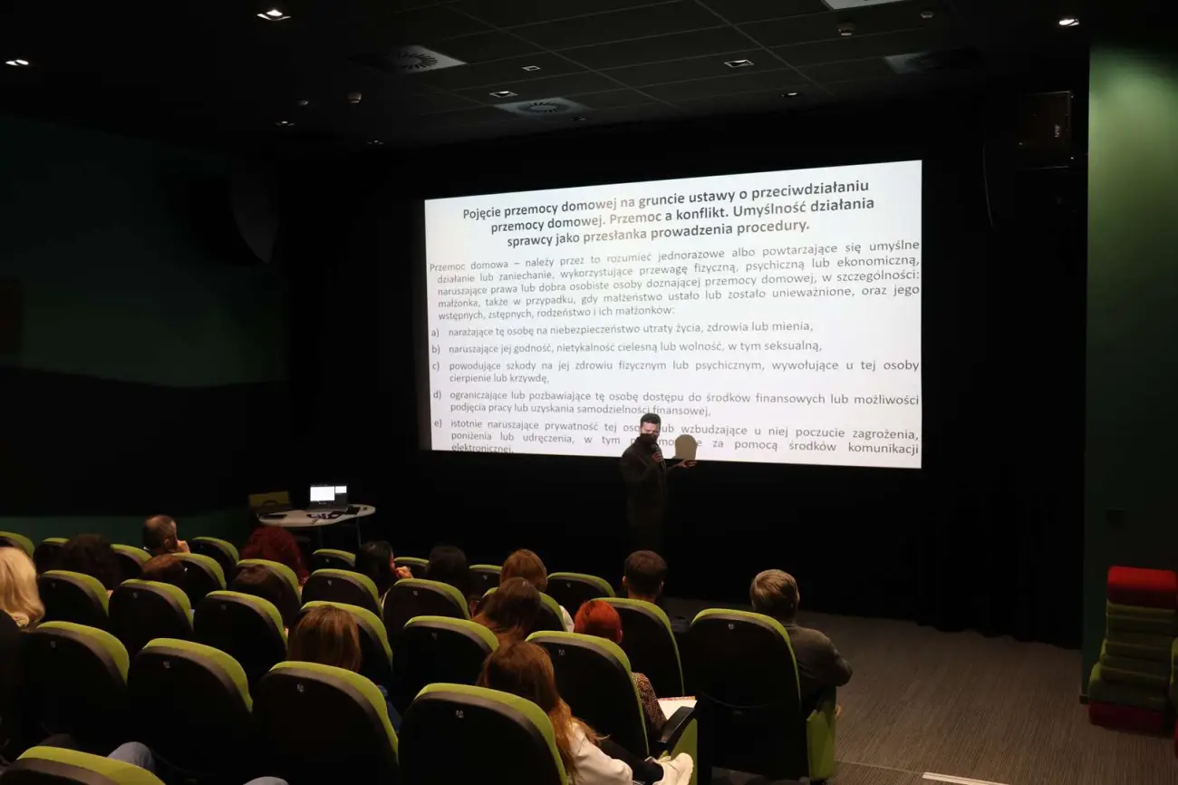 Specjaliści spotkali się w Limanowej. Tematem przeciwdziałanie przemocy domowej