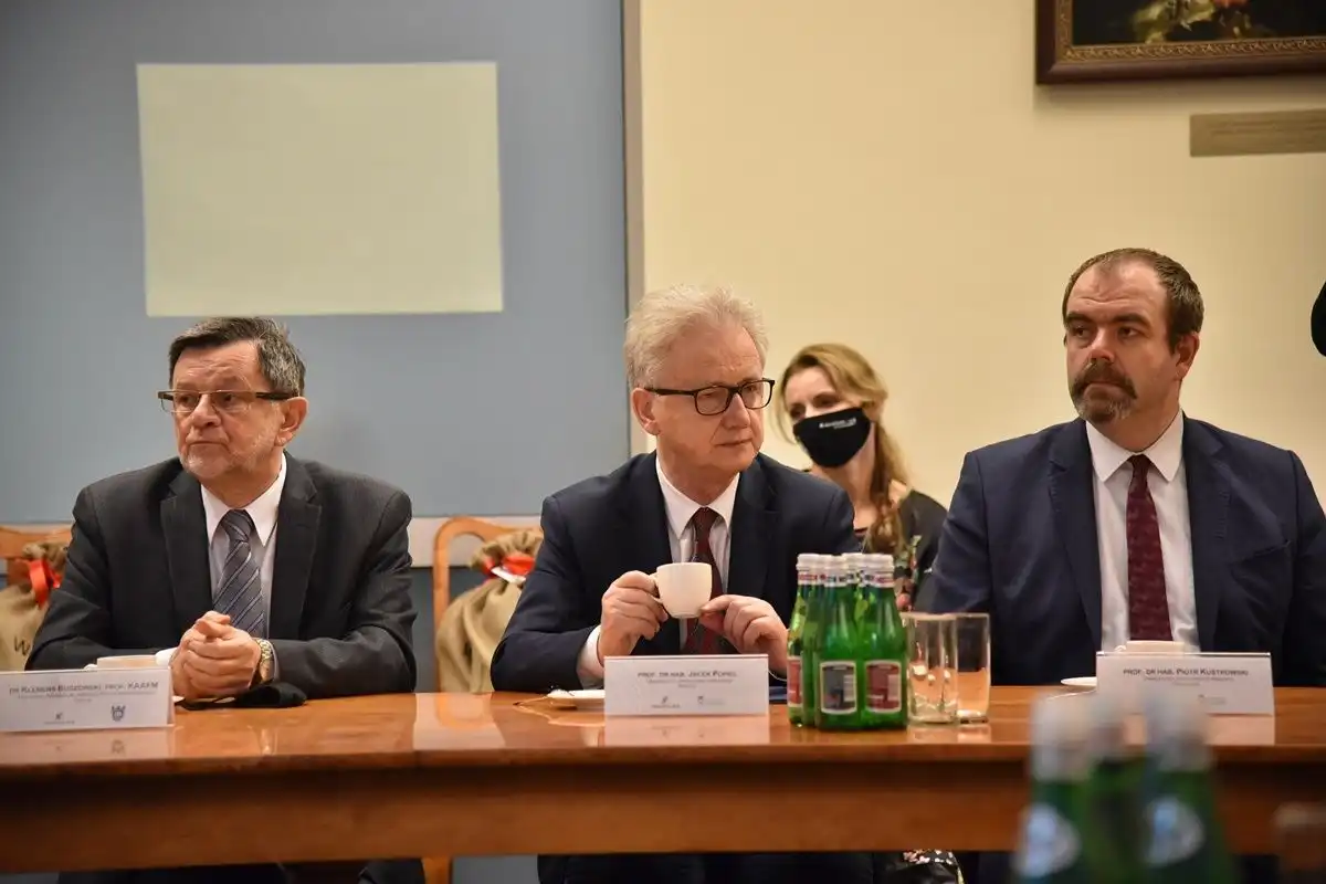 Posiedzenie Rady Naukowej ds. Strategicznych Kierunków Rozwoju Małopolski. Dyskutowano m.in. o zaplanowanej na jesień konferencji w Krynicy-Zdroju