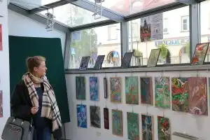 Wernisaż wystawy prac Zofii Stanisz – Zoń pn. „Pouring – Poznaj tajemnice kolorów”