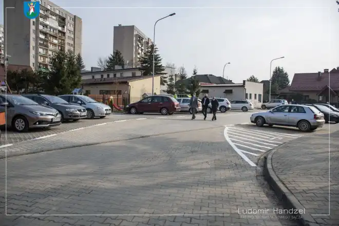 Nowy Sącz: Na Osiedlu Barskie powstało kilkadziesiąt nowych miejsc parkingowych