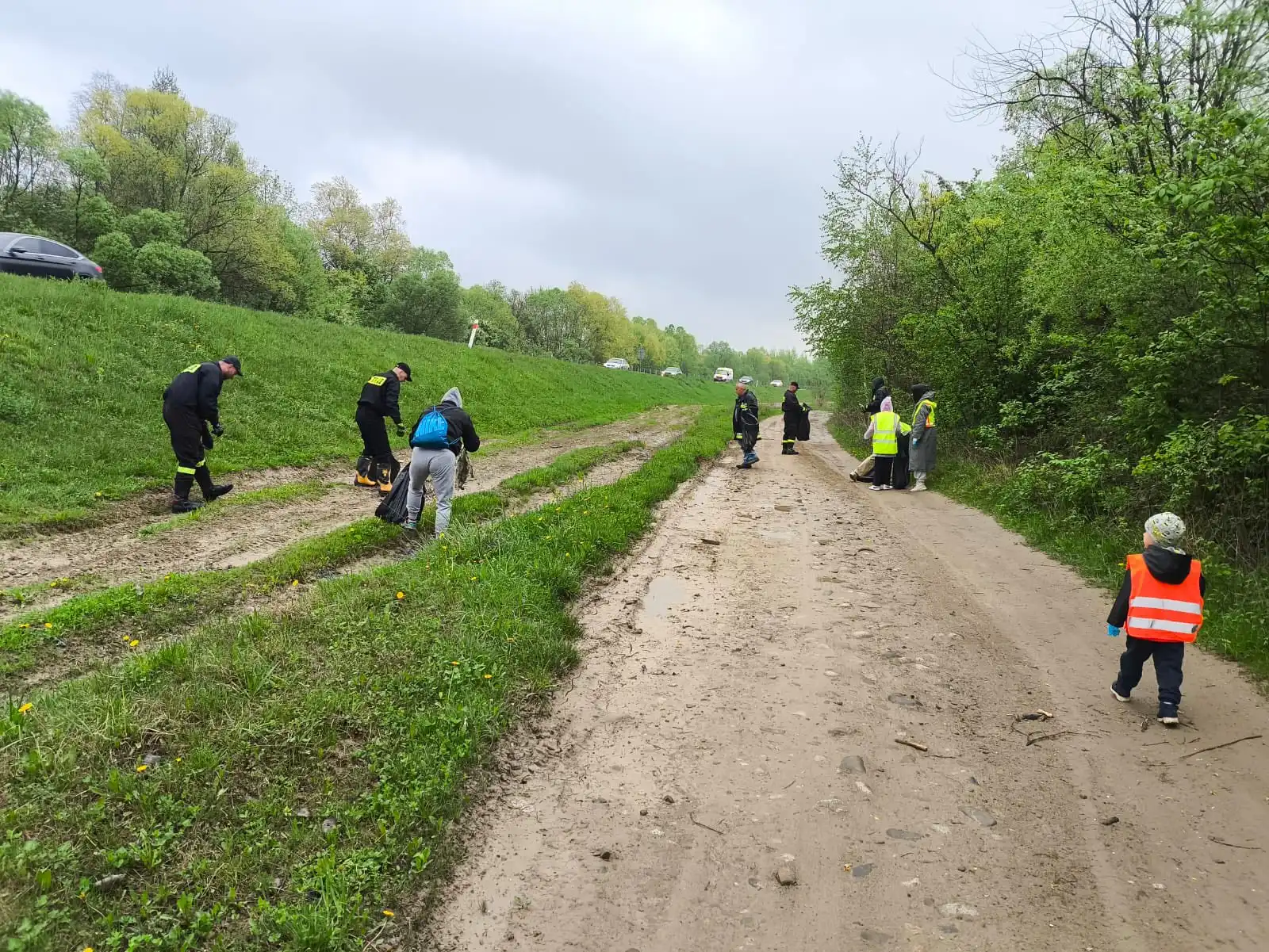 Gmina Podegrodzie wspólnie posprzątała. Sukces mimo kapryśnej pogody
