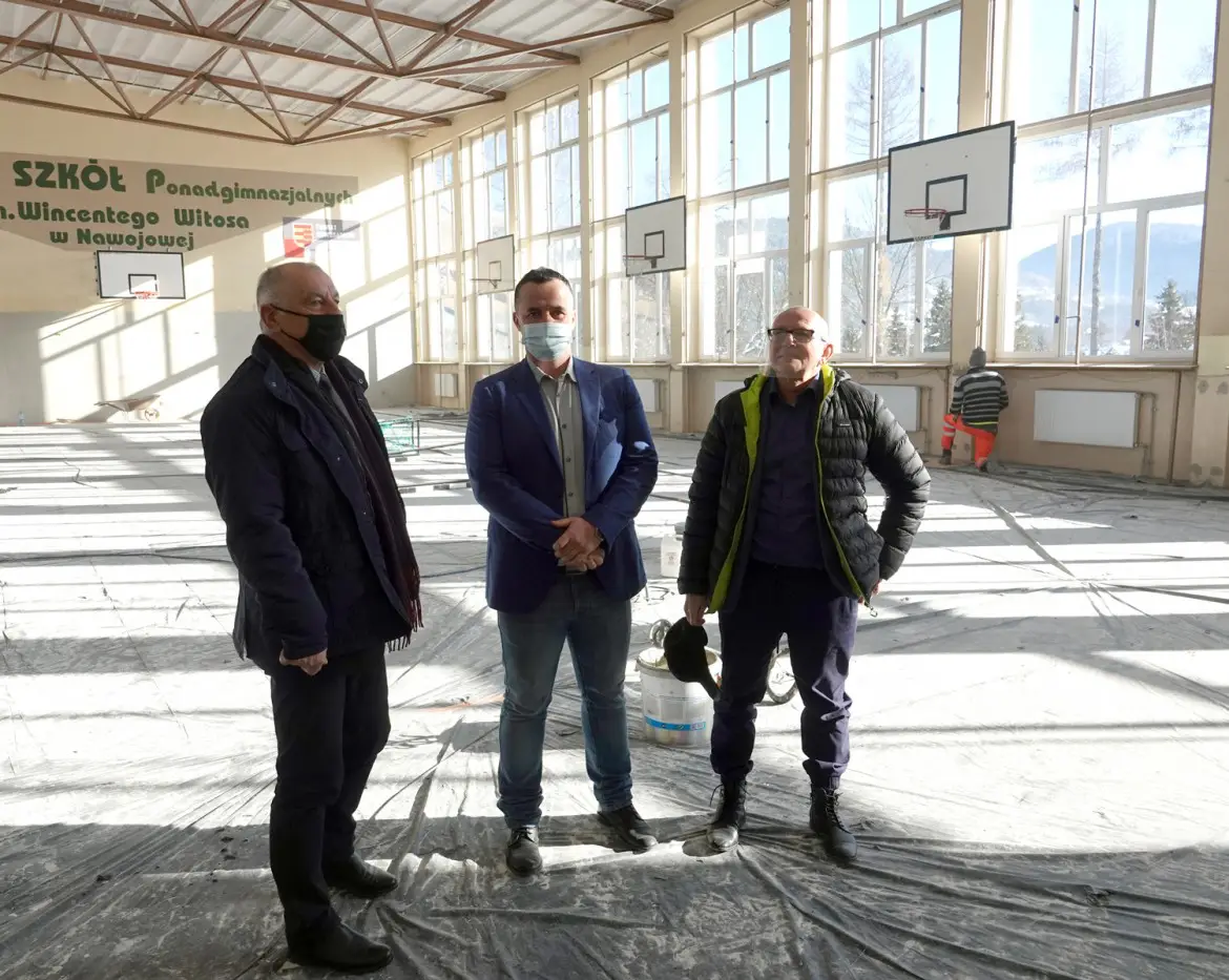Kończy się remont sali gimnastycznej w Zespole Szkół Ponadpodstawowych w Nawojowej