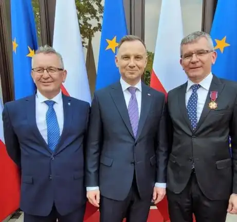 Burmistrz Starego Sącza odznaczony Złotym Krzyżem Zasługi