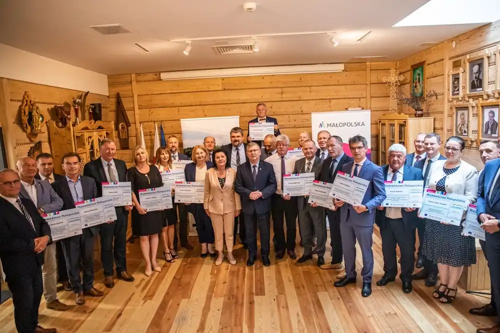 Gmina Grybów z promesą na remont drogi w Cieniawie
