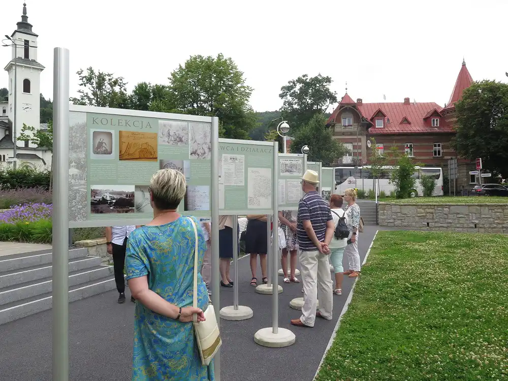 Krynica-Zdrój: w Parku Dukieta można obejrzeć wystawę pt. ,,Dr Michał Zieleniewski – twórca świetności Krynicy”