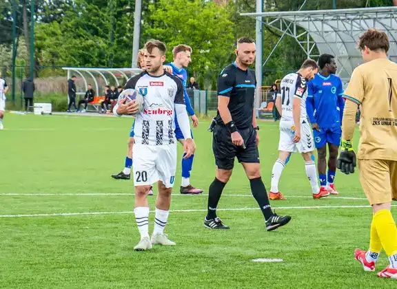Sączersi nie do zatrzymania. Sandecja wygrywa z Unią Tarnów 2:0