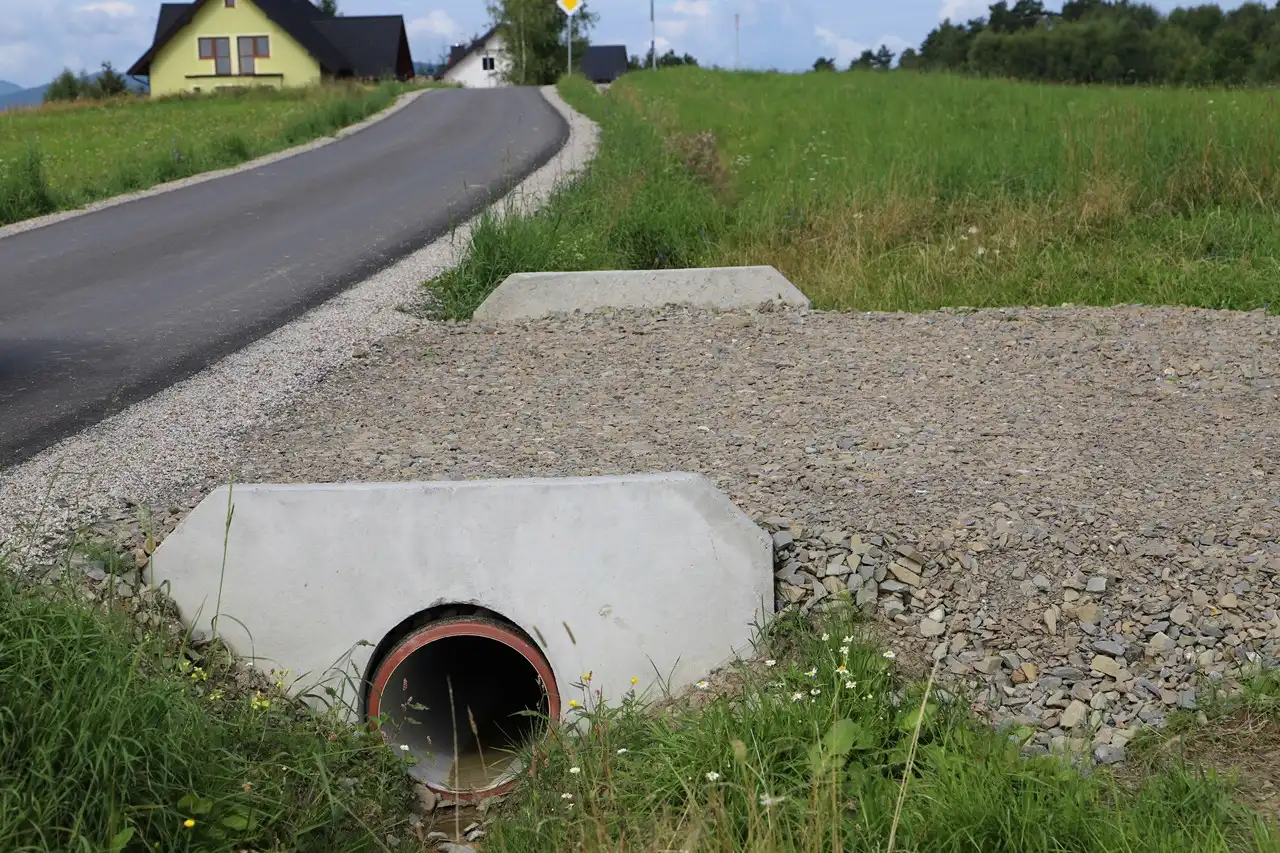 Zakończył się remont drogi gminnej Siekierczyna - Raszówki – Jabłoniec