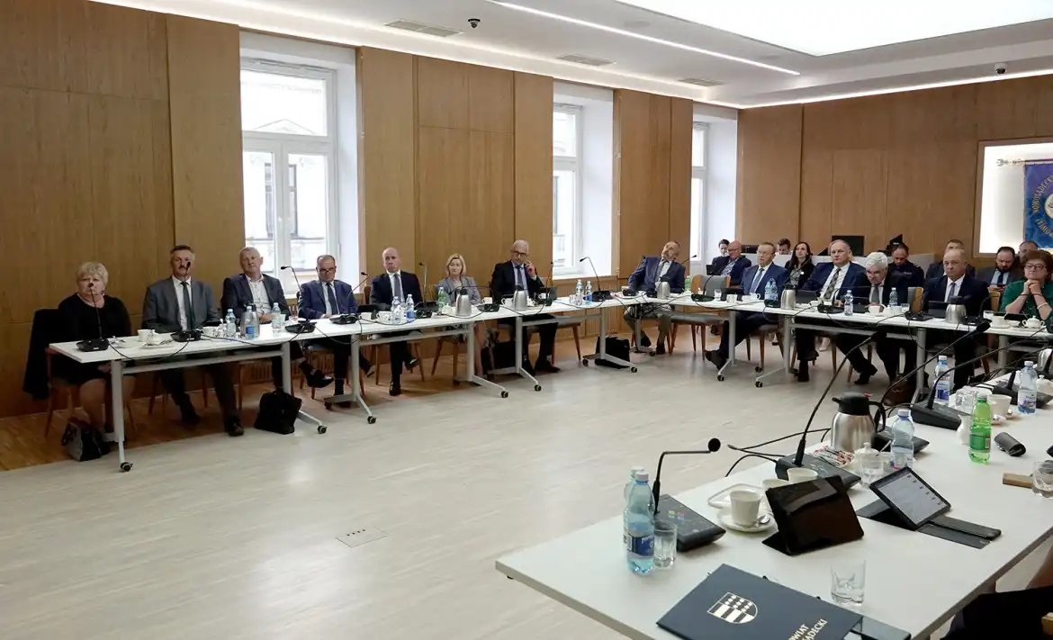 Zarząd Powiatu Nowosądeckiego z absolutorium