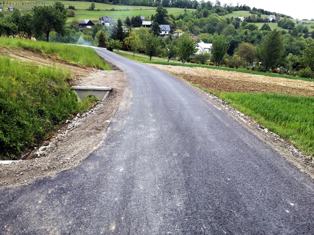 Trwa remont drogi gminnej w Skrzętli-Rojówce. Inwestycja na półmetku