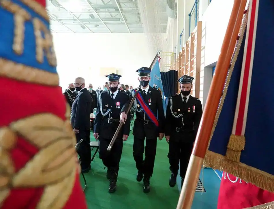 Strażacy z terenu miasta i gminy Grybów z promesą na zakup sprzętu