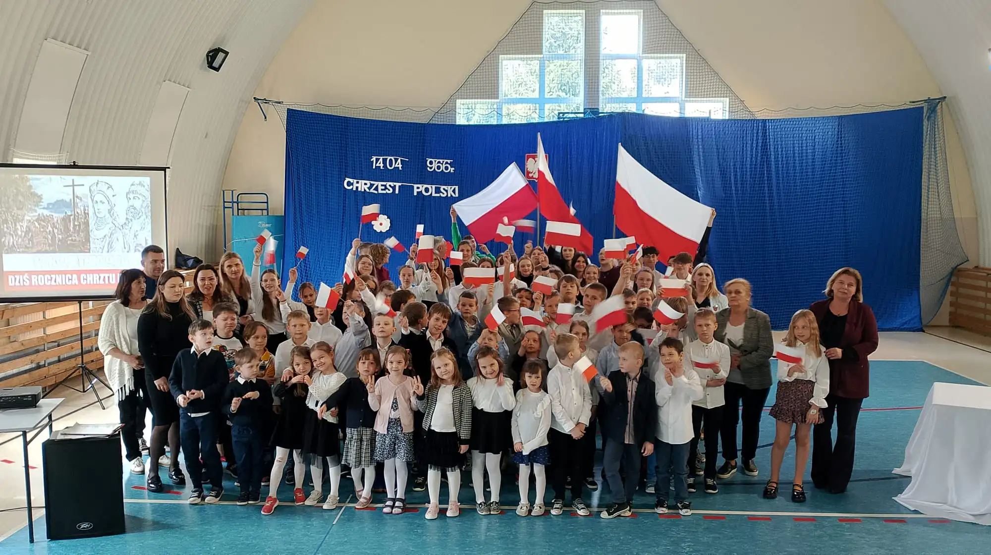 Święto Chrztu Polski w Piekiełku. Uroczysta akademia w szkole podstawowej