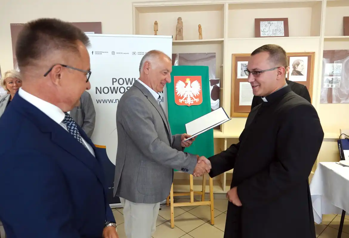 Starosta nowosądecki wręczył nominacje dla nauczycieli
