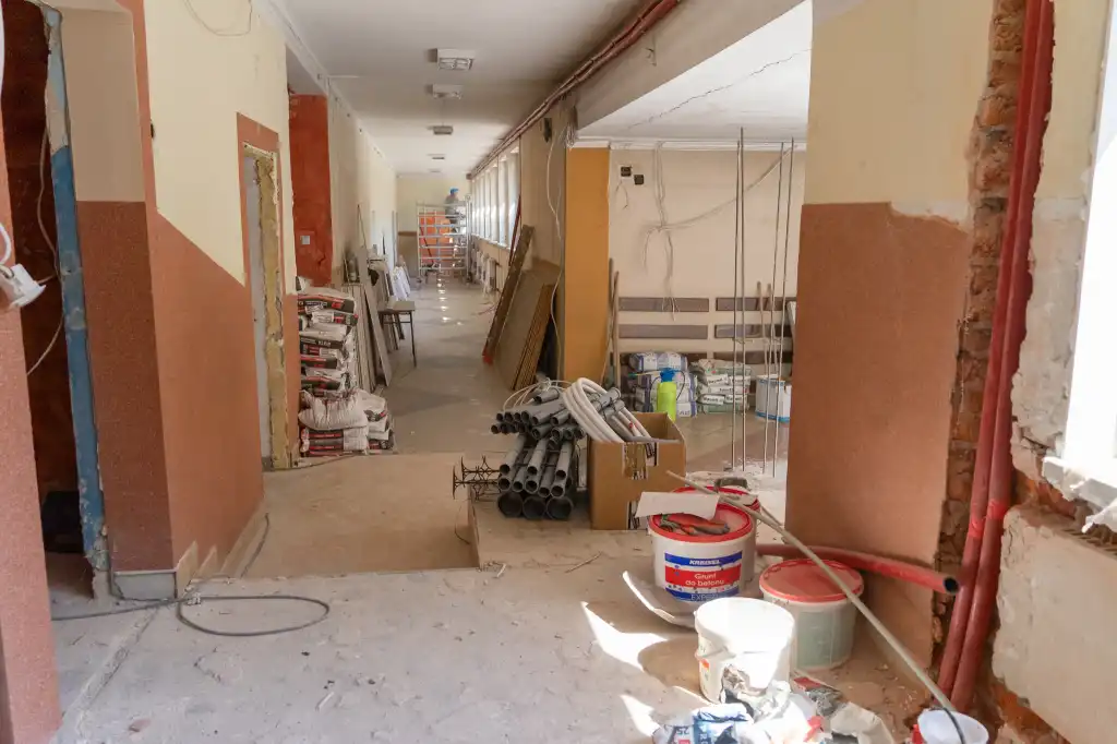 Trwa modernizacja budynku Zespołu Szkolno-Przedszkolnego w Stróżach