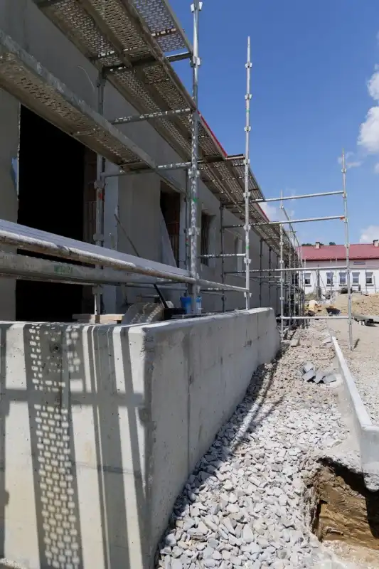 W Janczowej trwają prace nad budową nowej sali gimnastycznej i boiska wielofunkcyjnego
